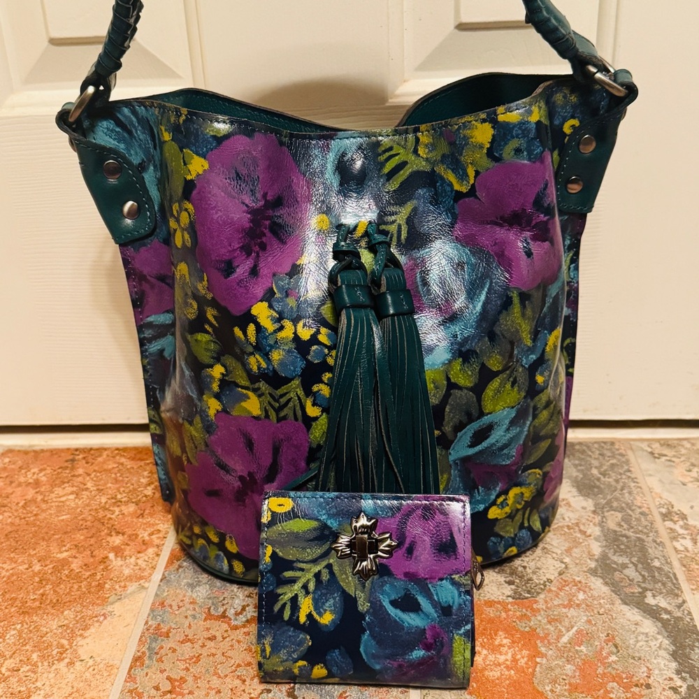 Gorgeous Patricia Nash Leather Crossbody Bucket Bag in Deep Blue Nature! - Picture 5 of 16